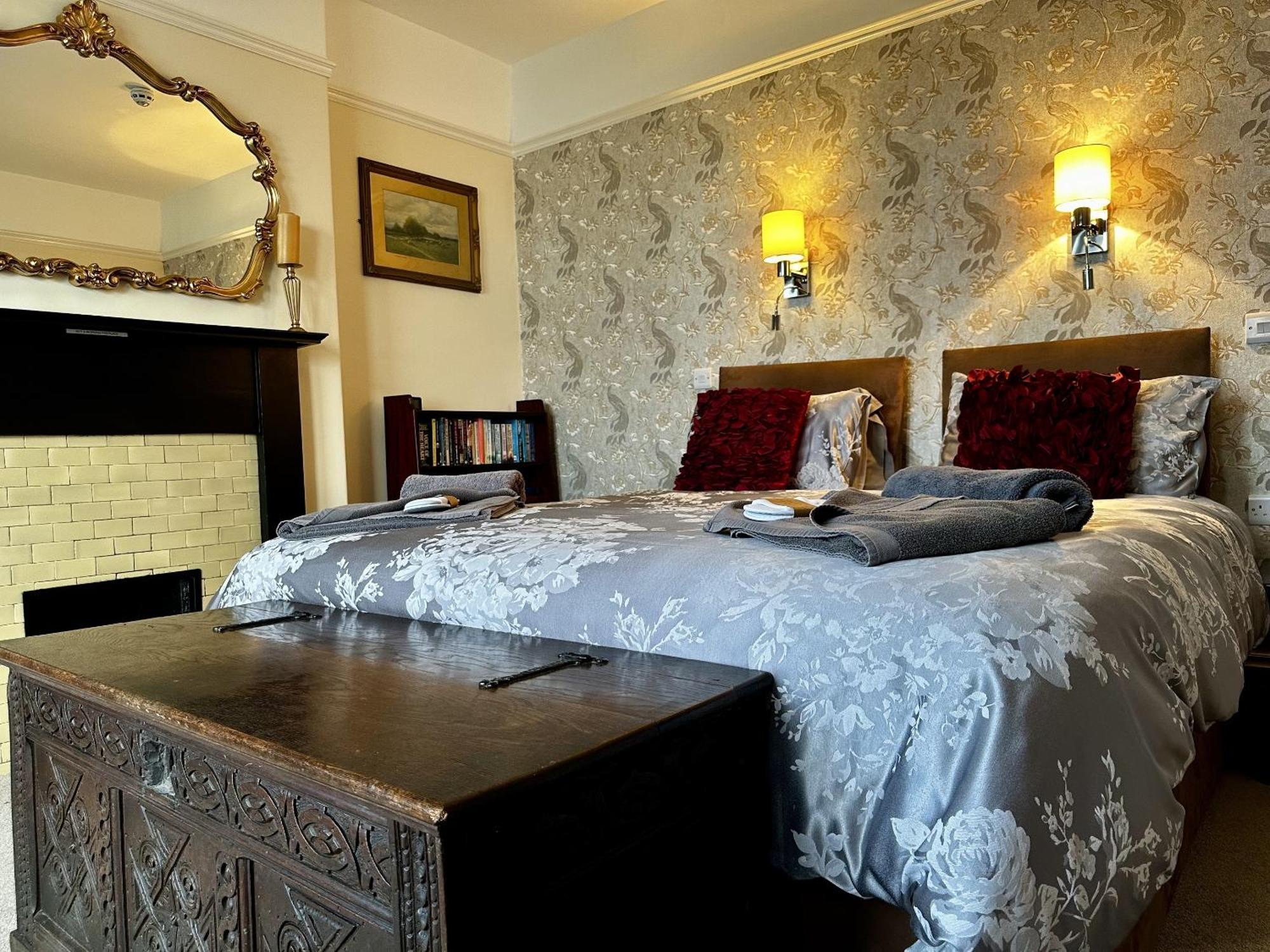 The House Luxury Super Mare *
